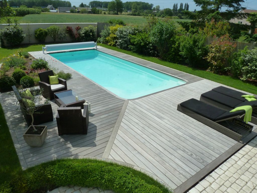 terrasse en ipe autour d une piscine tours